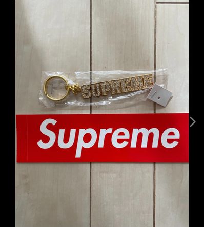Supreme Block Logo Keychain "Gold"