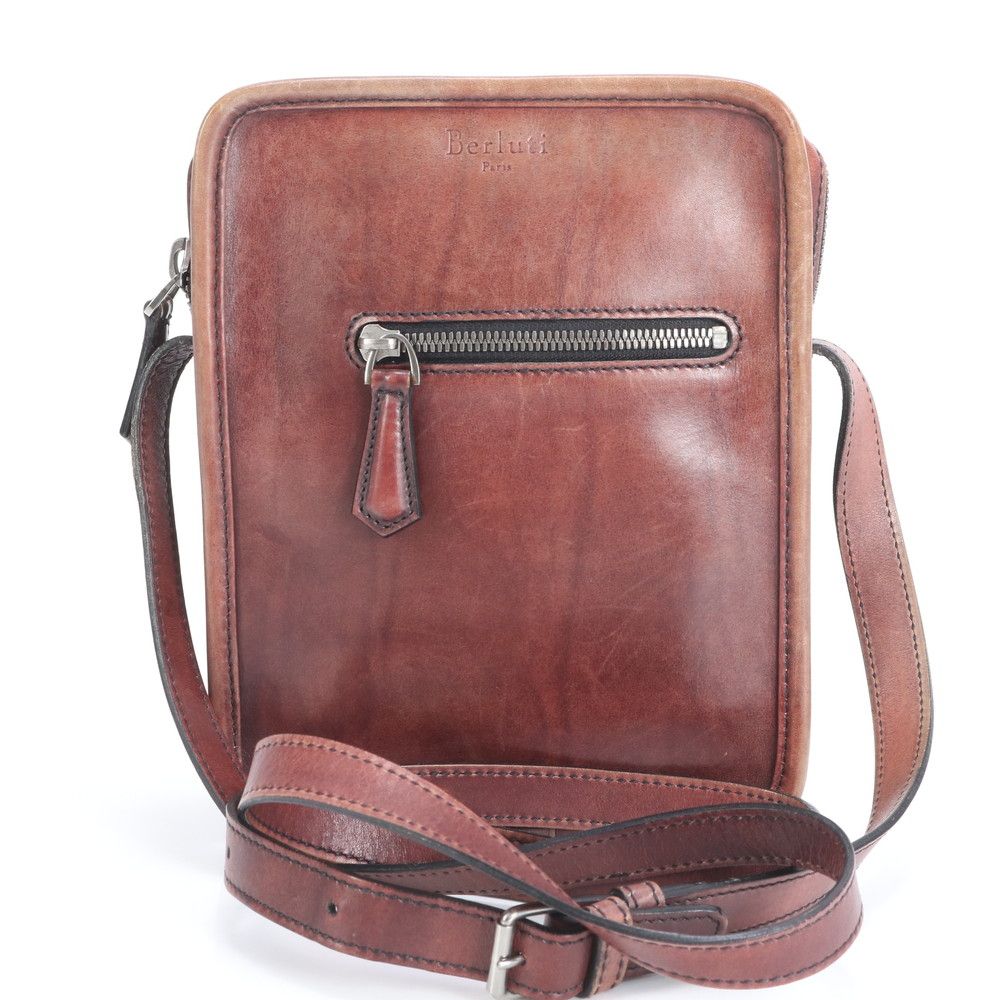 ■美品 ベルルッティ ジャーナリストショルダーバッグ レザー
