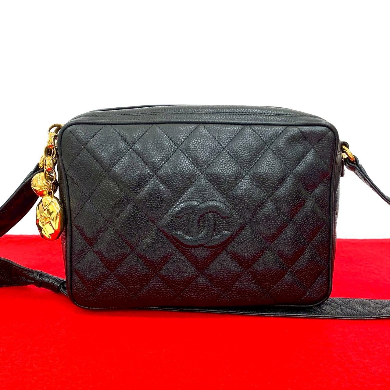 CHANEL シャネル マトラッセ ココマーク マットキャビアスキン ショルダーバッグ ブラック
38893