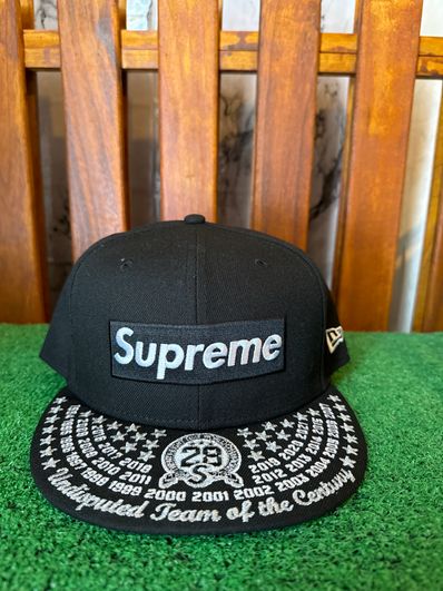Supreme Undisputed Box Logo New Era "Black"