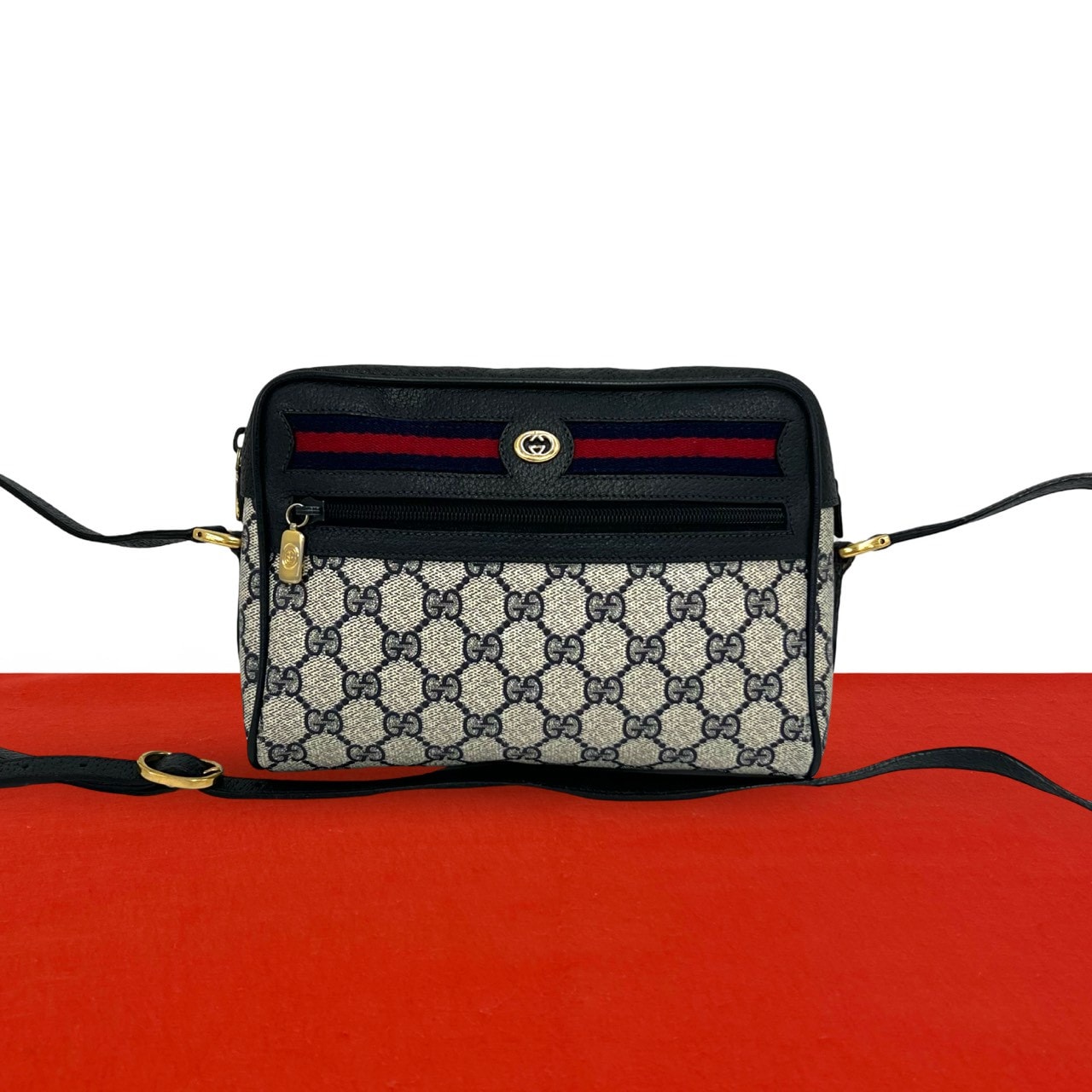 B (目立った傷や汚れなし)】GUCCI グッチ シェリーライン GG ロゴ 金具