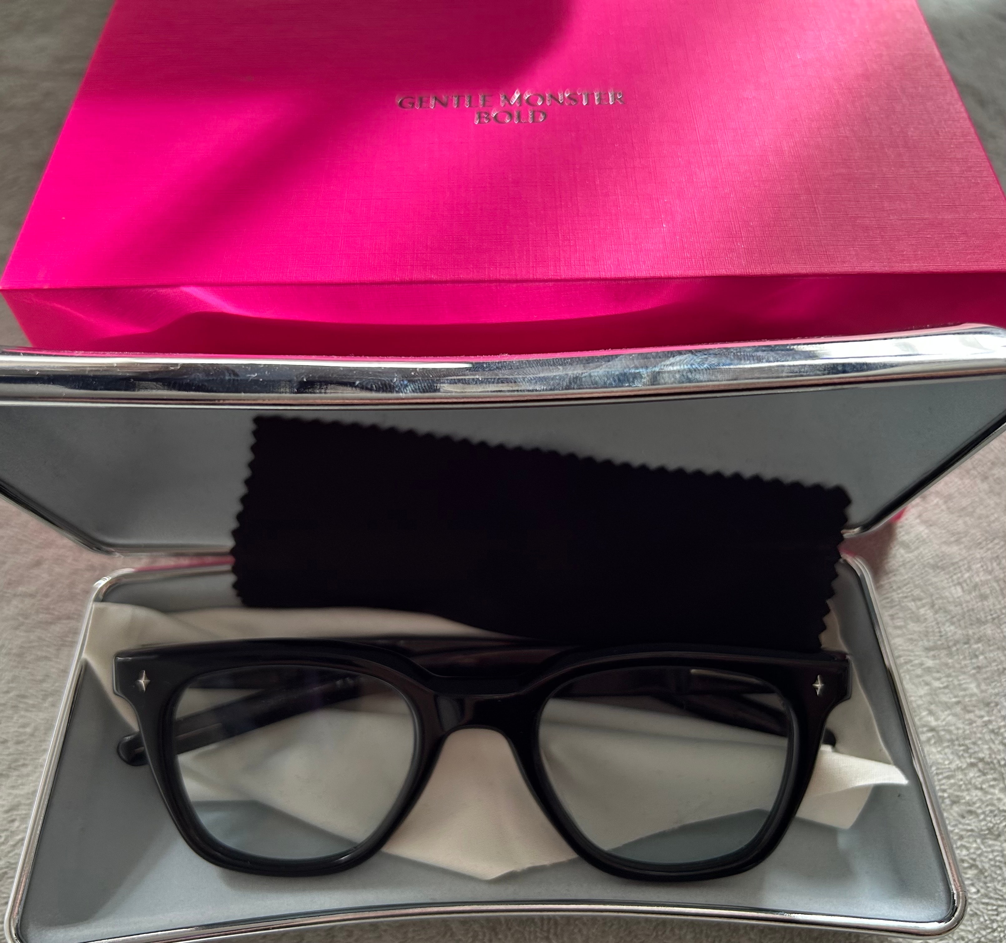 Gentle Monster Gauss 01 "Black"