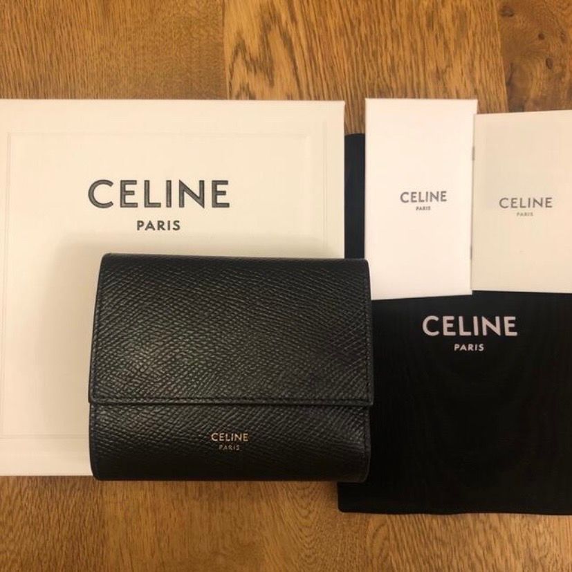 セリーヌ トリフォールドウォレット