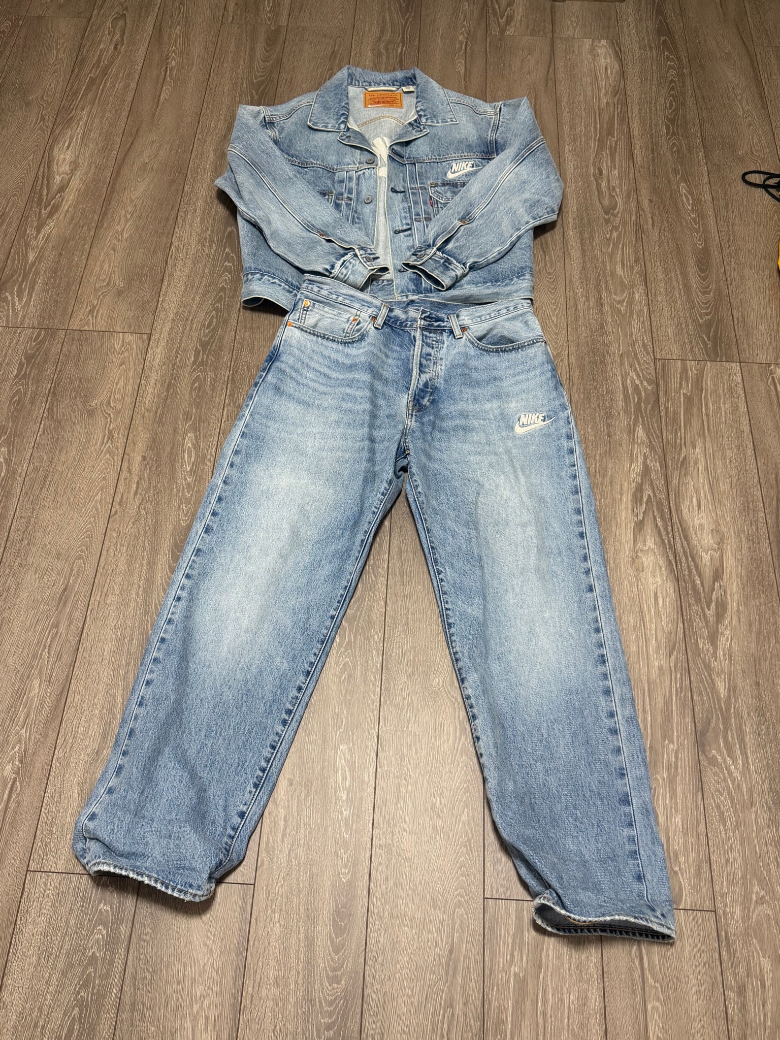 LEVI'S x Nike Denim Trucker Jacket "Light Indigo" 002TM-0000