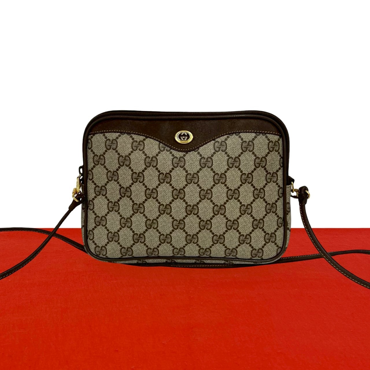 美品 グッチ PVC 2WAY ショルダーバッグ GG柄 ロゴ型押し ブラウン B (目立った傷や汚れなし)】GUCCI グッチ GG ロゴ 柄 金具 レザー PVC