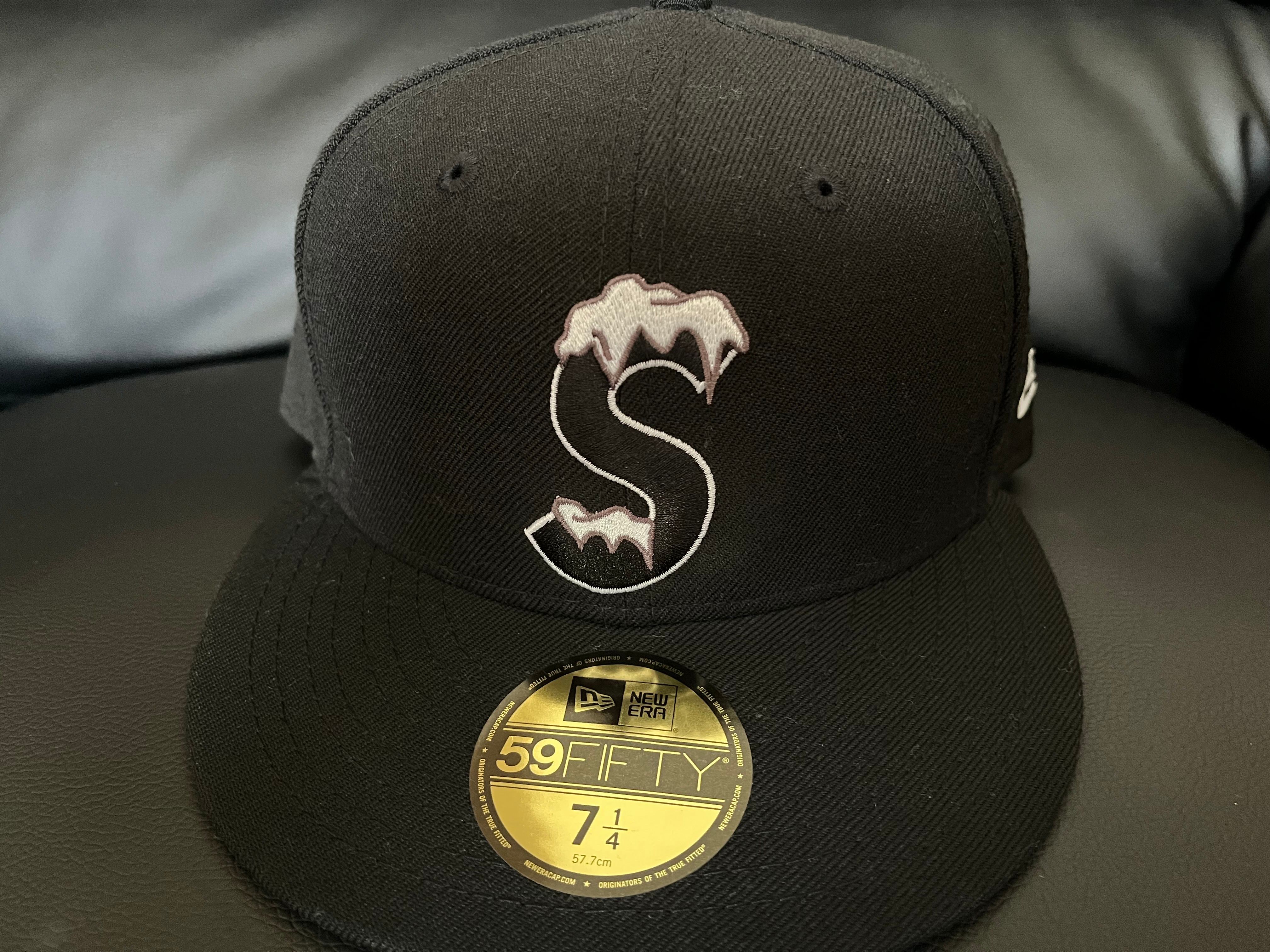 Supreme S Logo New Era® "Black" (20FW)