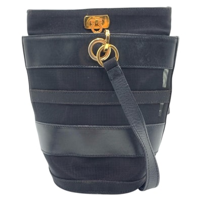 Salvatore Ferragamo サルヴァトーレフェラガモ ガンチーニ ブラック 黒 ゴールド金具 ナイロン ショルダーバッグ 604673 【中古】