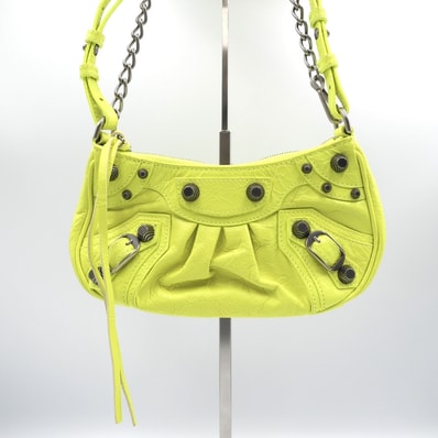 BALENCIAGA(バレンシアガ)ル・カゴール ミニ バッグ ショルダーバッグ 2WAY ネオンイエロー レザー スタッズ シルバー金具 レディース【中古】