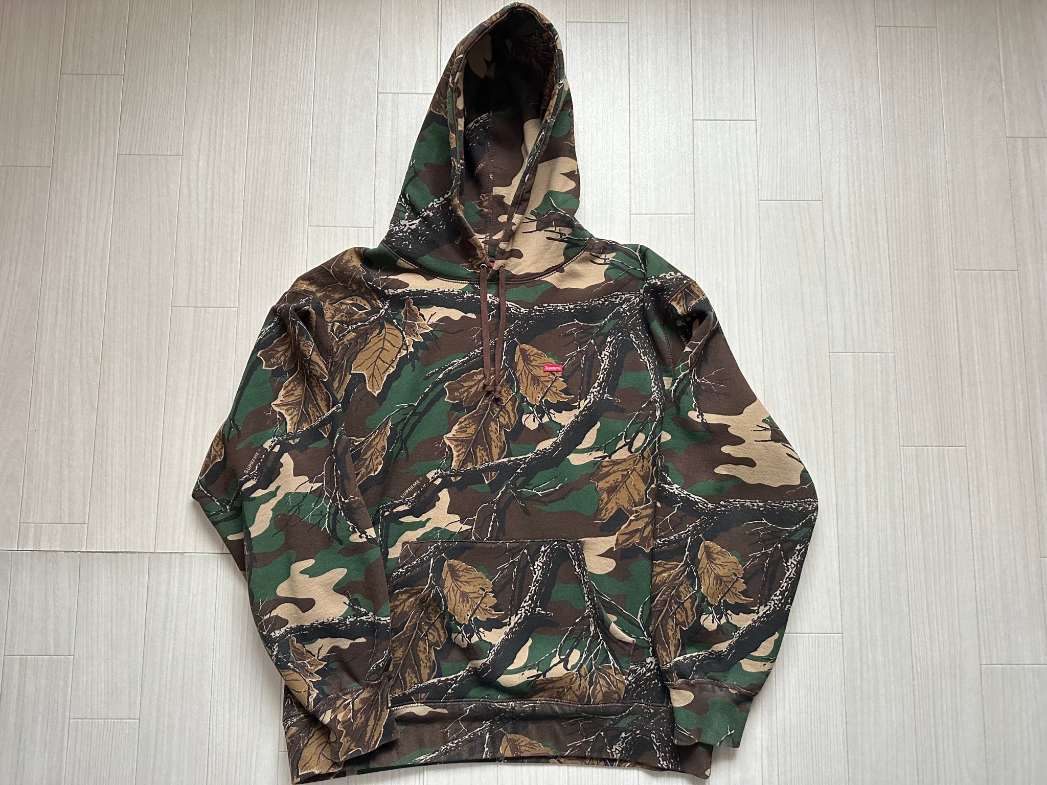 Supreme Small Box Hooded Sweatshirt "Woodland Camo" (22FW)