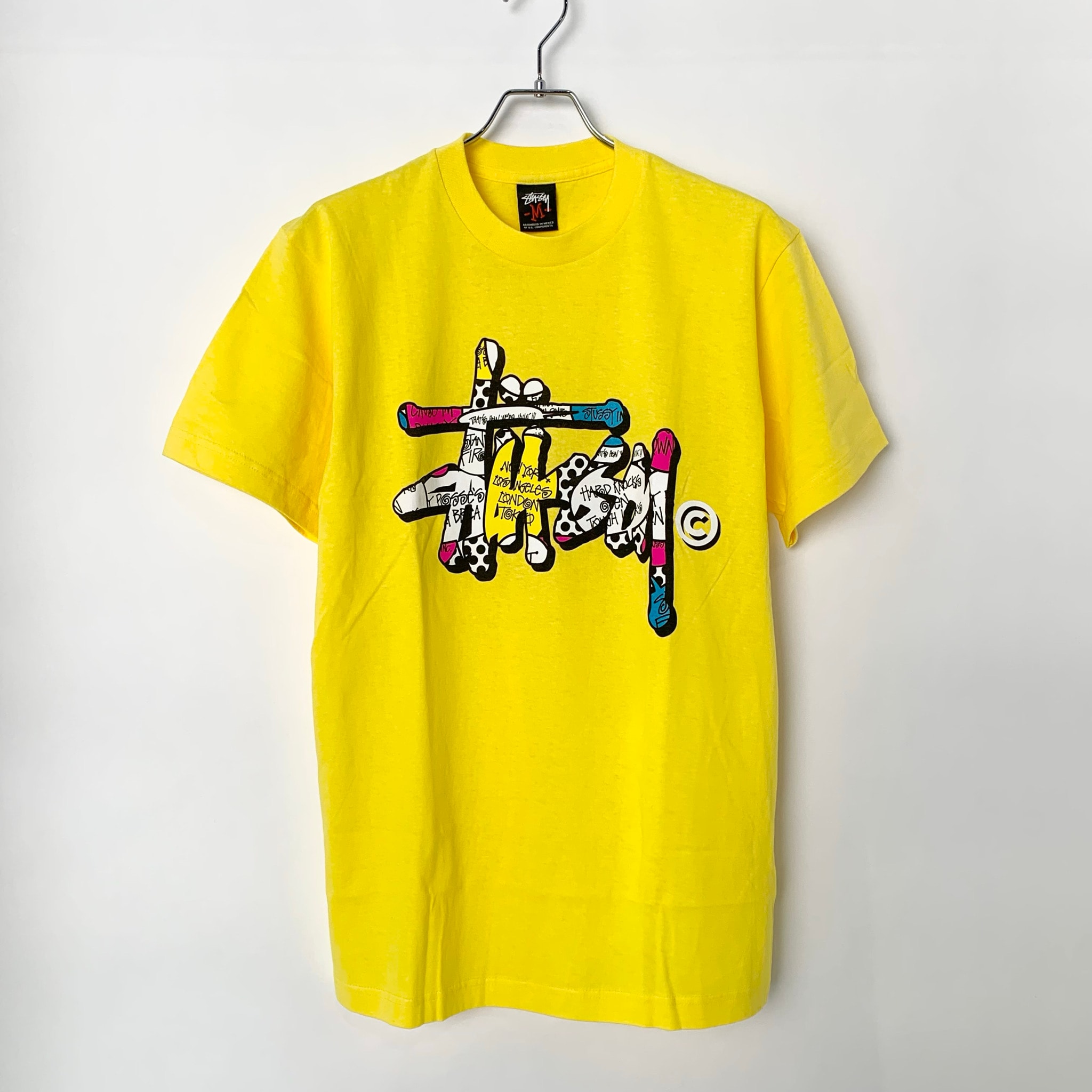 黒タグ マルチカラーストックロゴ 半袖Tシャツ イエロー