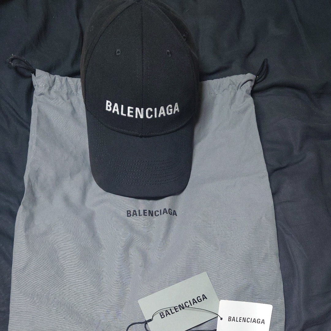 バレンシアガ ロゴ キャップ "ブラック"