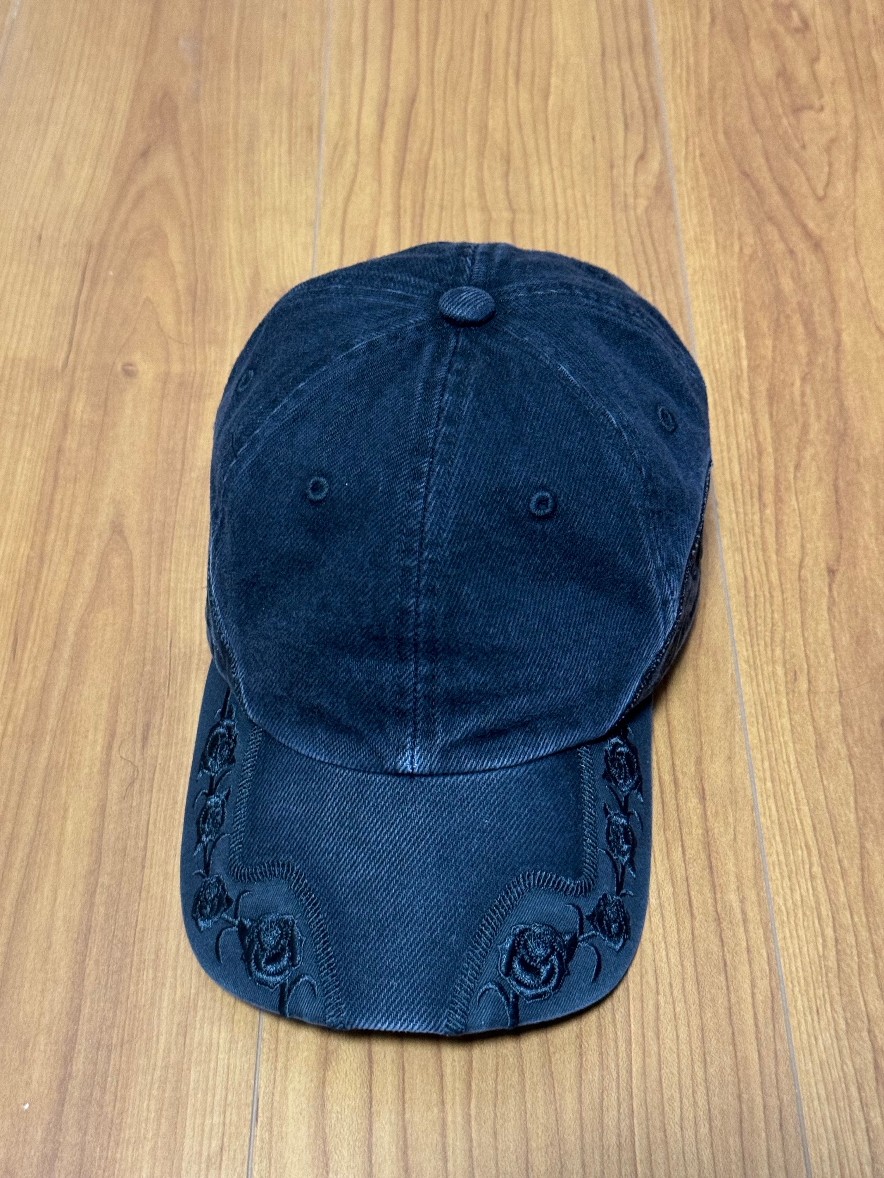 Supreme Roses 6-Panel "Black"