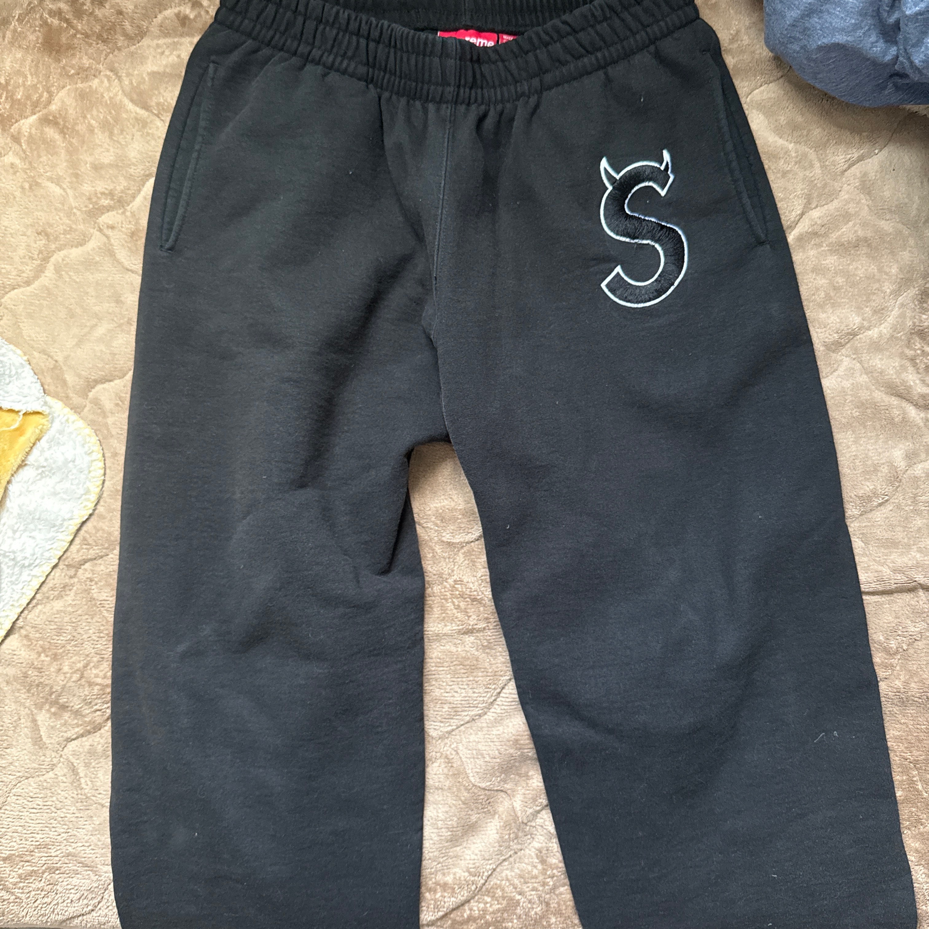 Supreme WINDSTOPPER Sweatpant 