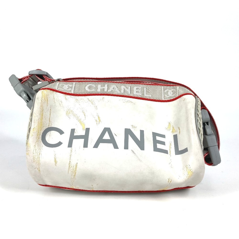 シャネル CHANEL ロゴ ミニ スポーツ カバン 筒型 肩掛け ポーチ ショルダーバッグ ナイロン ホワイト