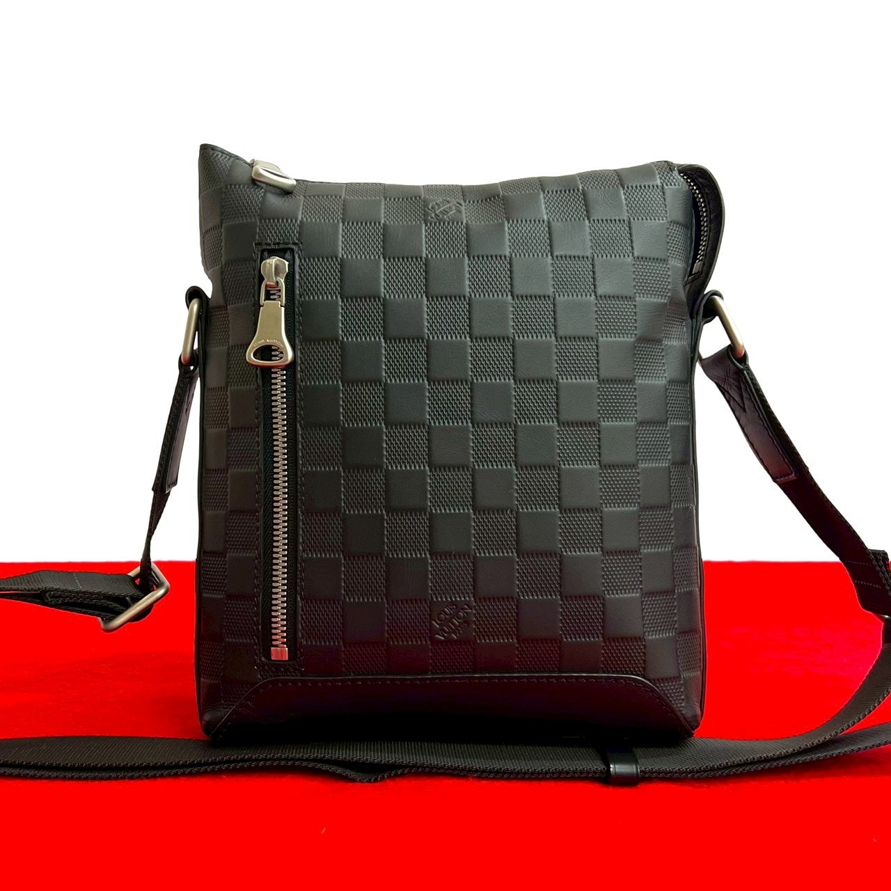 LOUIS VUITTON ルイヴィトン ディスカバリー メッセンジャー ダミエ アンフィニ レザー ショルダーバッグ ブラック
 19288