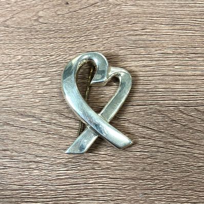 Tiffany & Co. Rubbing Heart Brooch