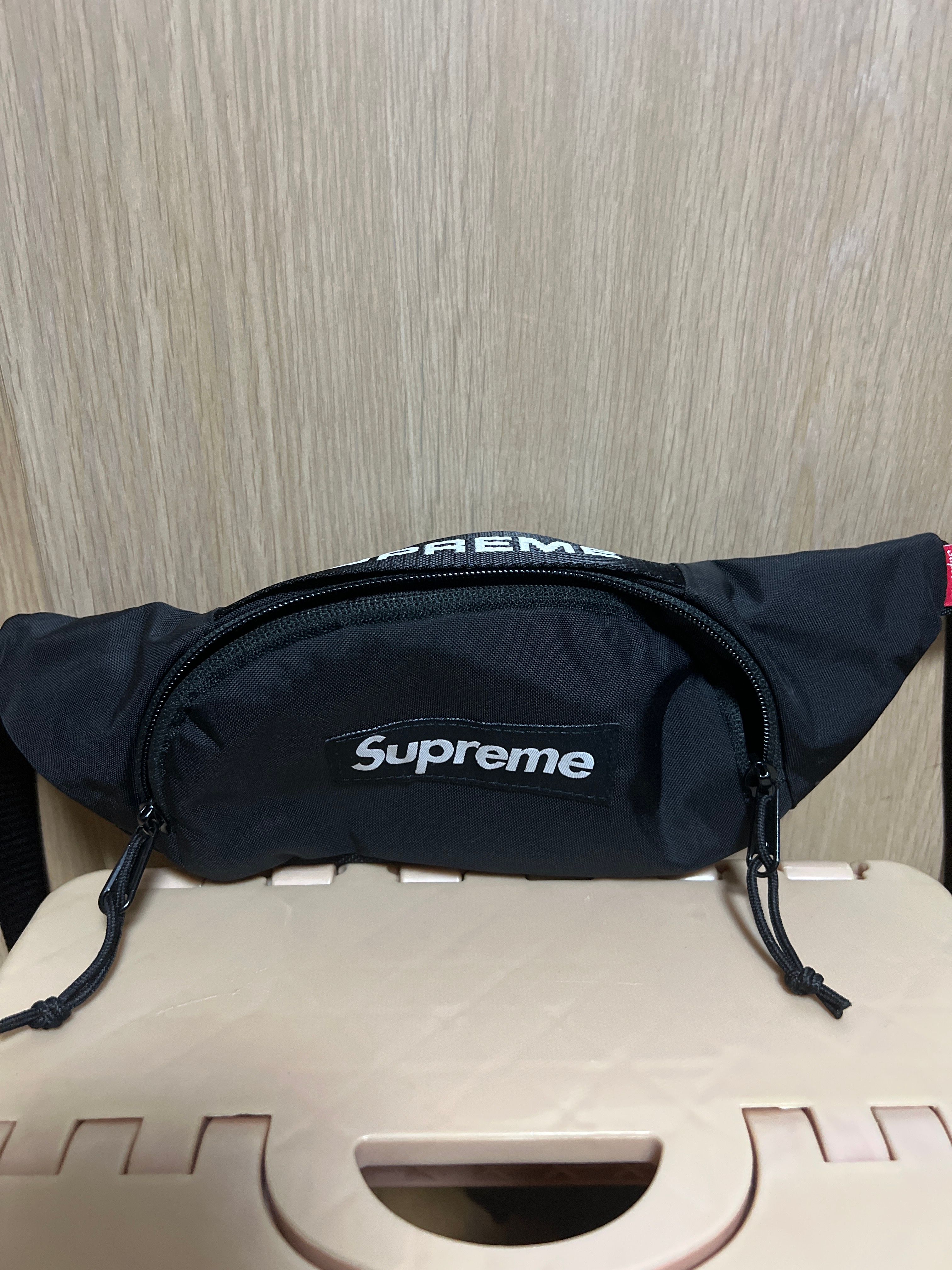 Supreme FW22 Small Waist Bag 