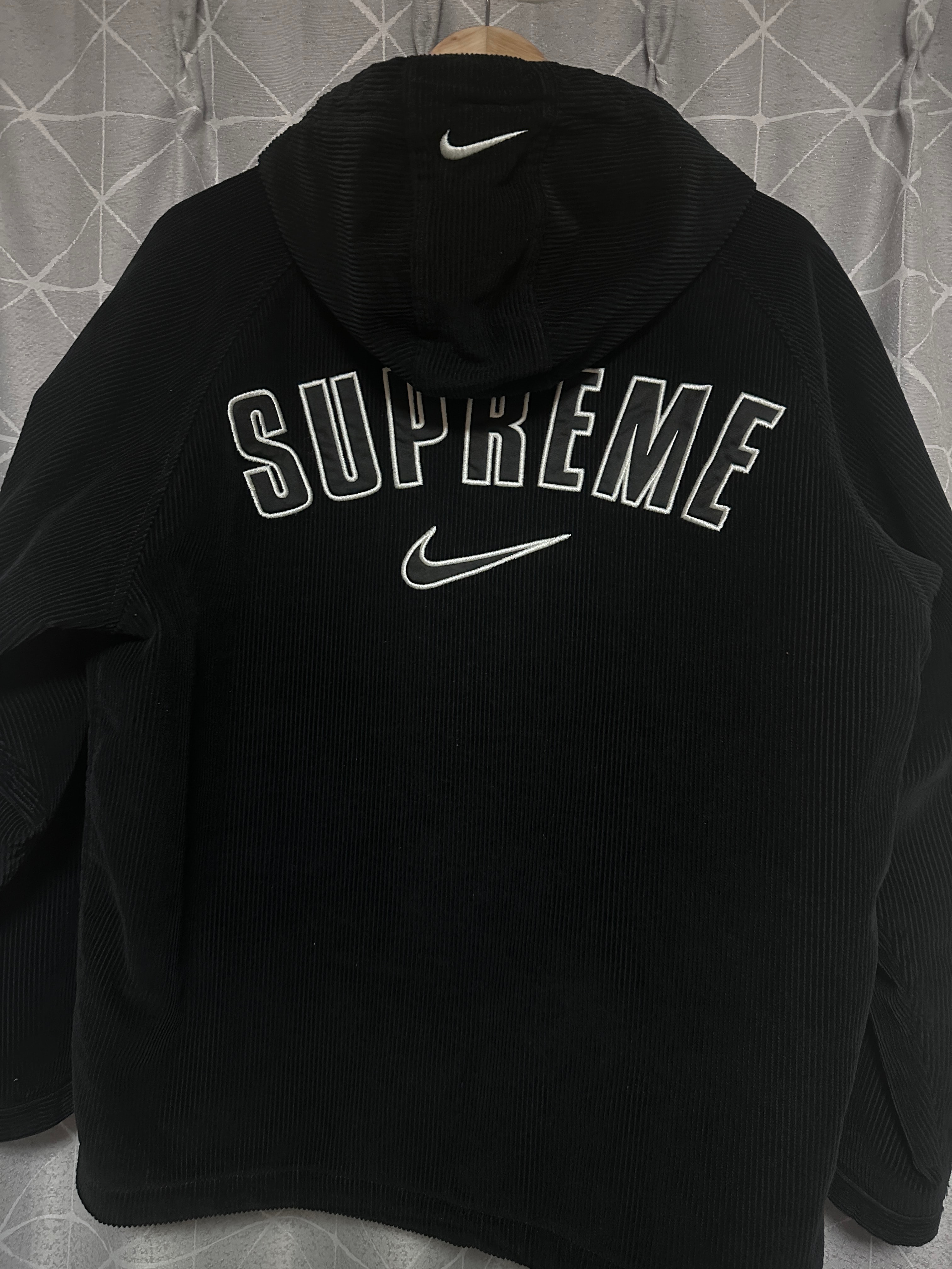Supreme / Nike Arc Corduroy Hooded Jacket "Black"