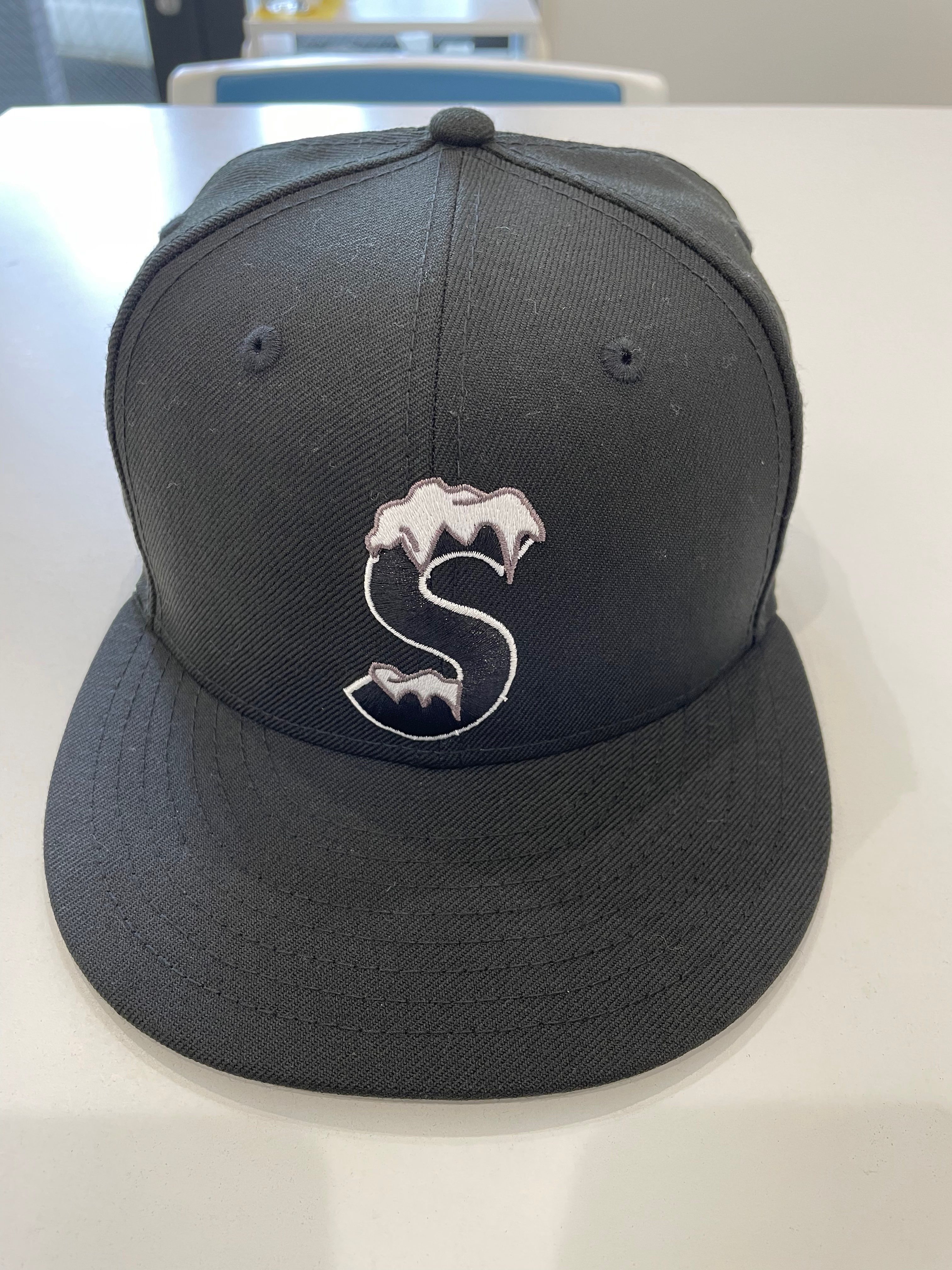 Supreme S Logo New Era® "Black" (20FW)