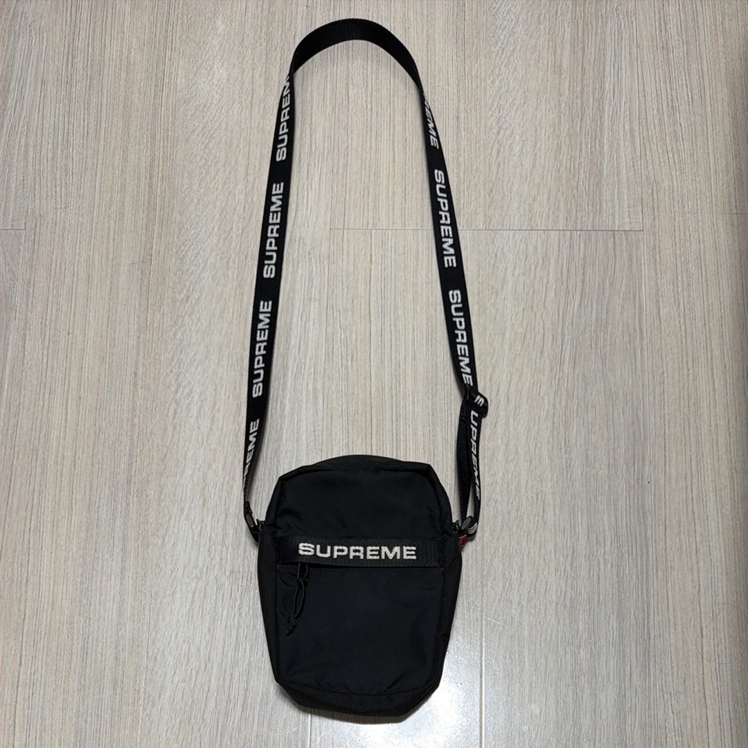 Supreme FW22 Small Waist Bag 
