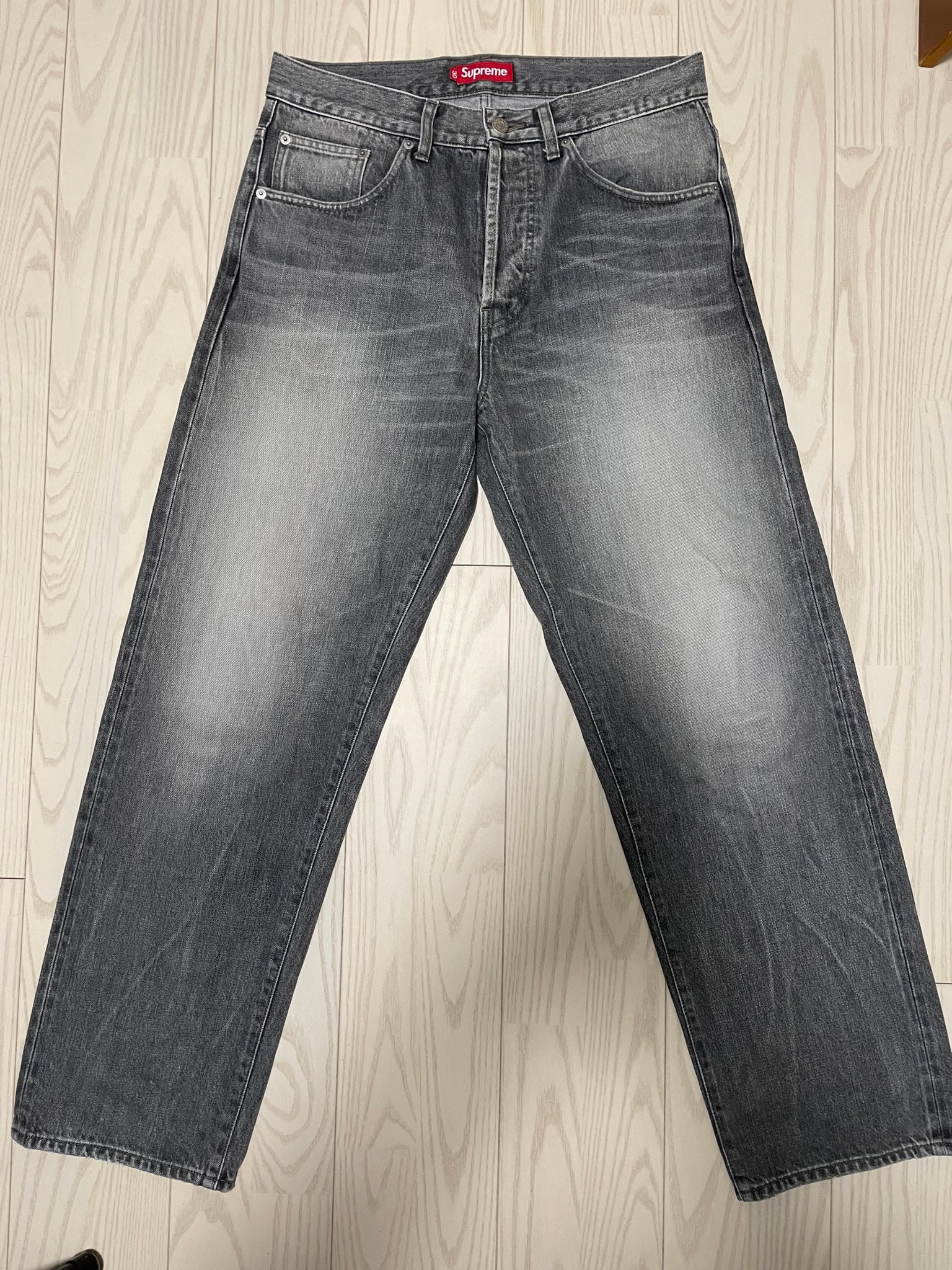 Supreme Distressed Loose Fit Selvedge Jean "Washed Grey" (25SS)