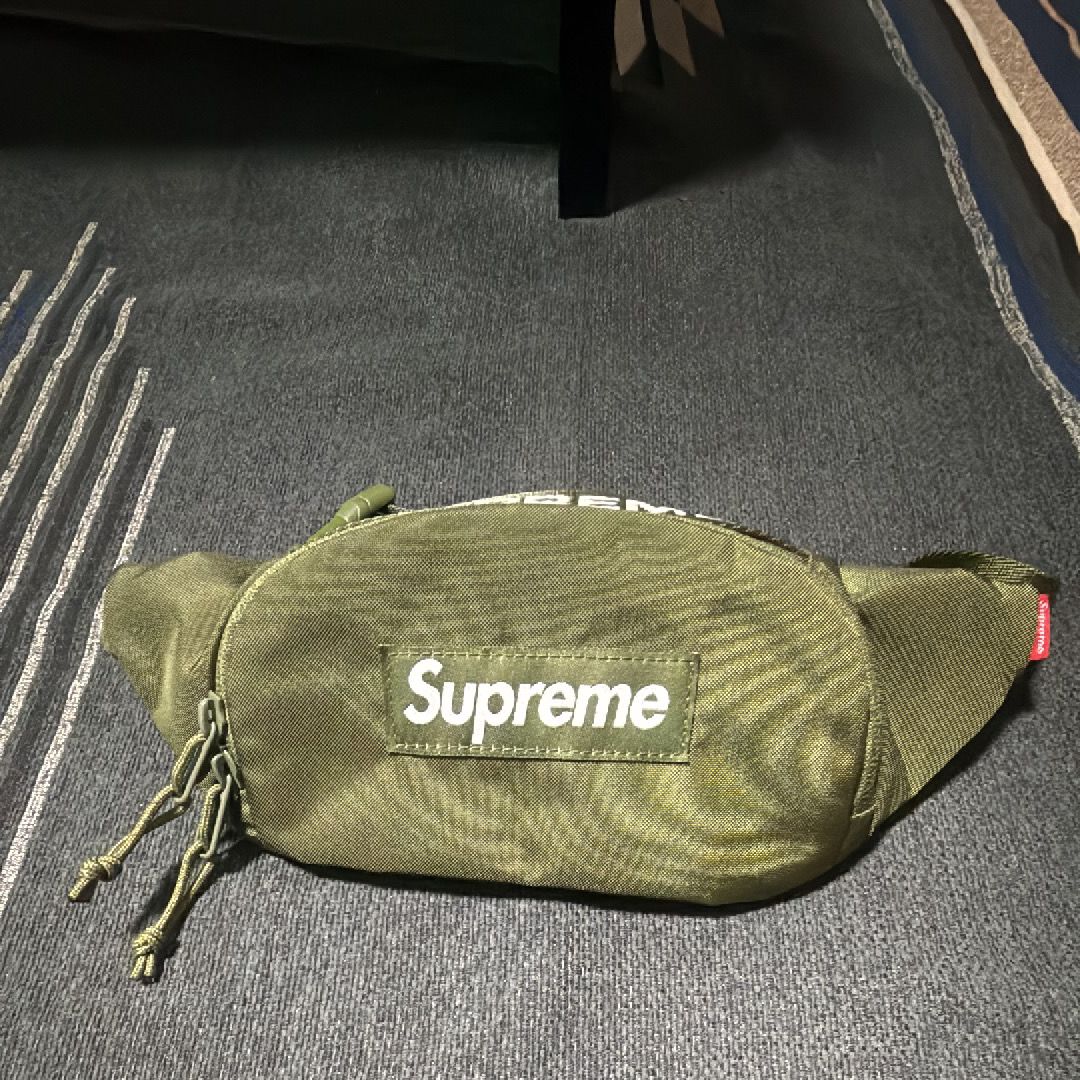 Supreme FW22 Small Waist Bag 