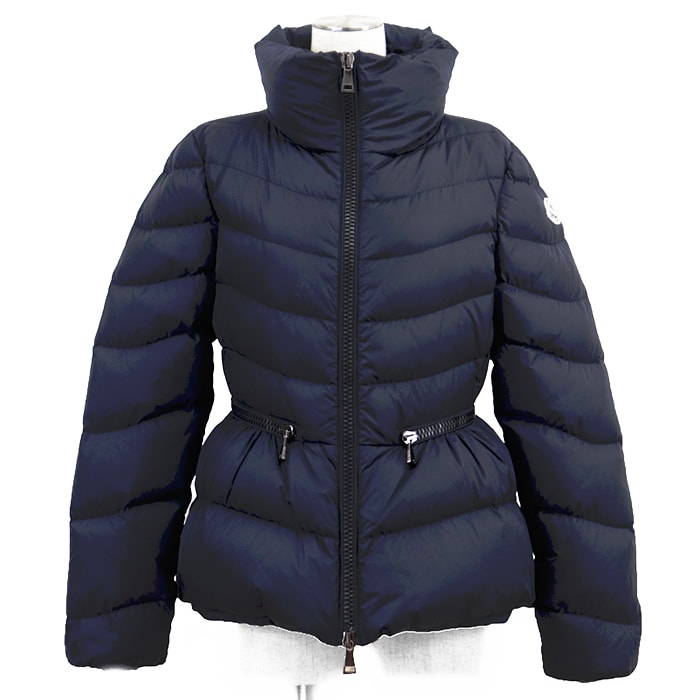 【美品】MONCLER モンクレール ダウンジャケット サイズ 1 レディース シグネチャー ロゴ ワッペン アウター ハンガー付属 ネイビー 紺 モルドバ製