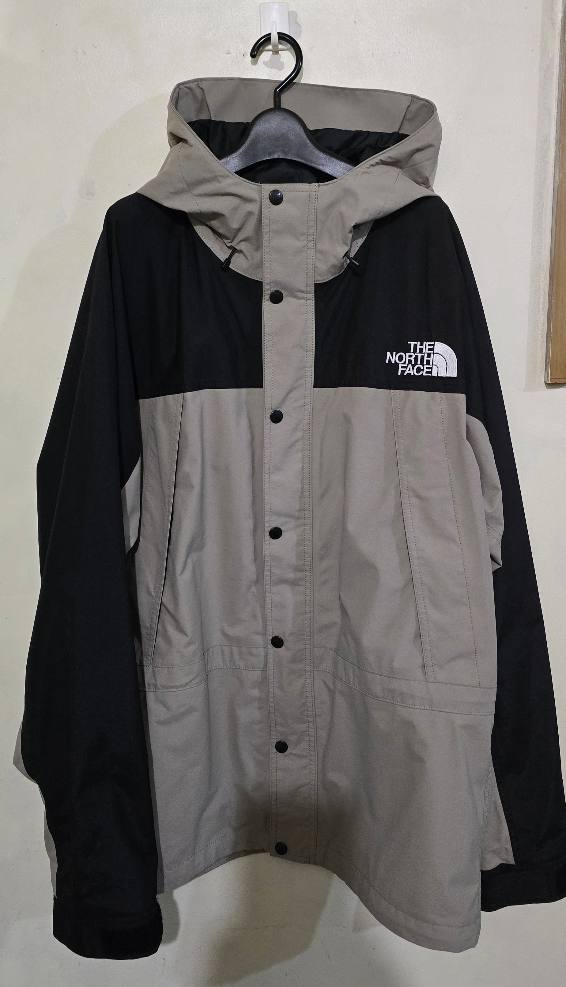 The North Face Mountain Light Jacket "Mineral Gray(MN)"