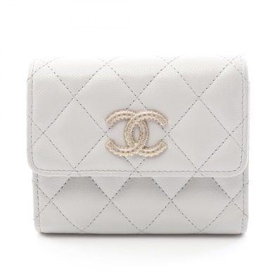 シャネル CHANEL マトラッセ 三つ折り財布 財布 キャビアスキン(グレインドカーフ) レディース グレー系 【中古】