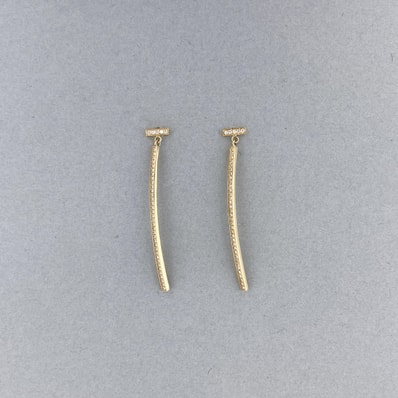 【値下げ】TIFFANY&Co. ティファニー Tワイヤー バー ダイヤモンドピアス 750YG ピアス K18イエローゴールド イエローゴールド レディース【中古】
