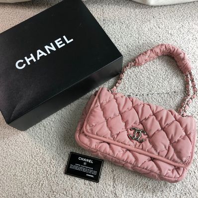 CHANEL Bubble Quilt Chain Shoulder Bag "Pink"