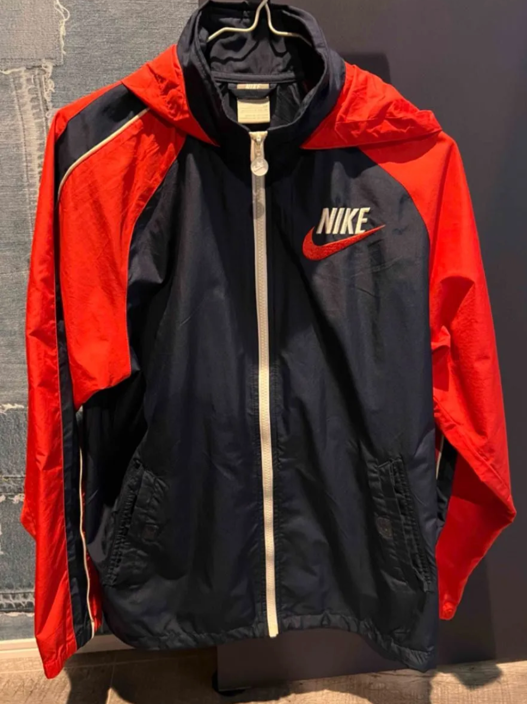 NIKE/ナイキ/ナイロンジャケット/L/薄手/スポーツ/ストリート/ウインドブレーカー/ウェア/アメカジ/バスケ/スケーター/ナイロンジャケット/筋トレ/マラソン