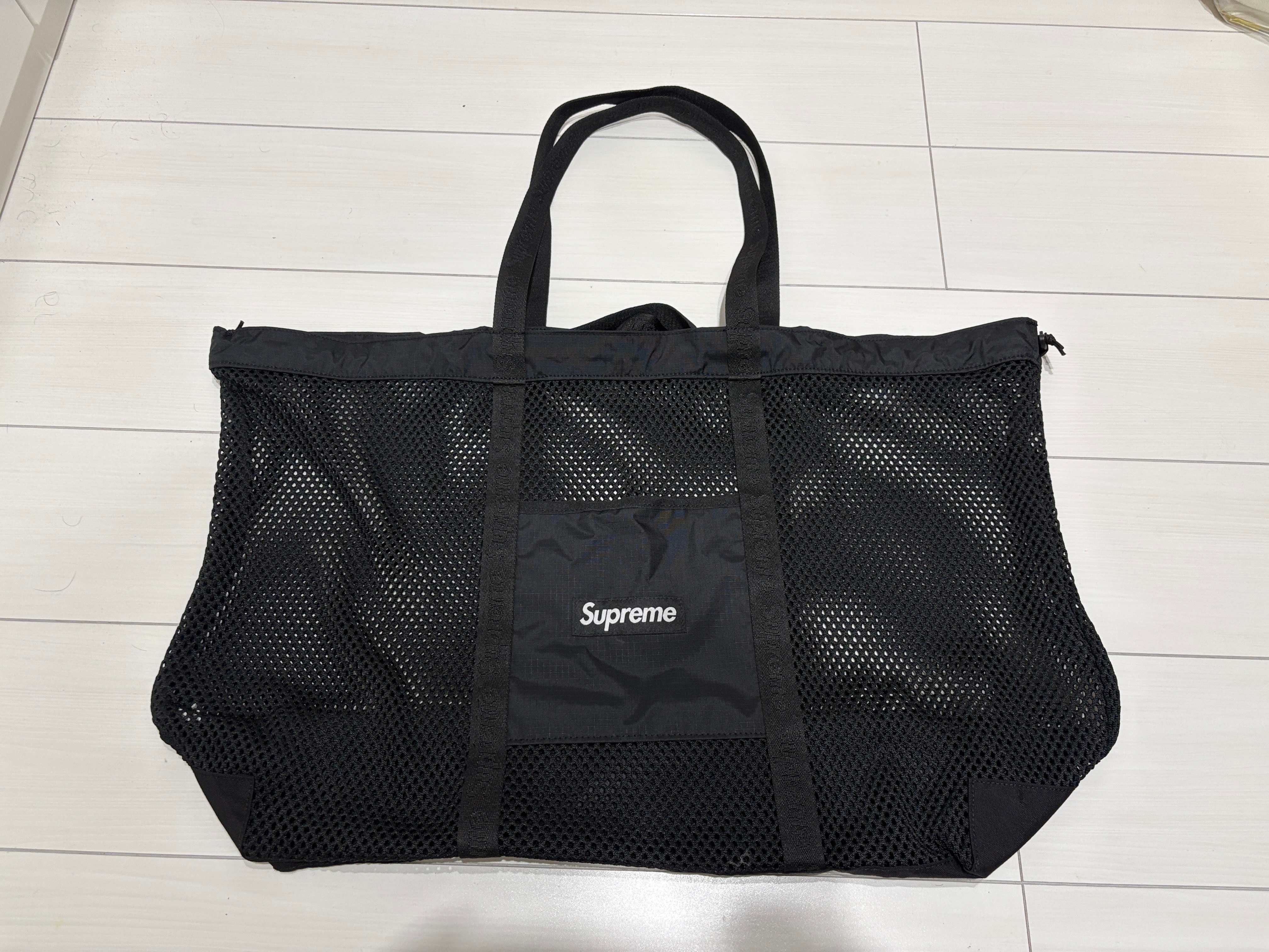Supreme 20FW Sling Bag 4L 