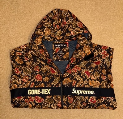 Supreme GORE-TEX Court Jacket "Flower"