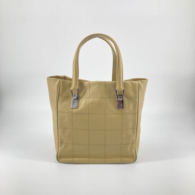 CHANEL(シャネル) チョコバー レザー シルバー金具 8番台 トートバッグ ベージュ×シルバー
