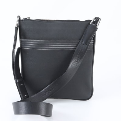 ■美品 ロエベ リピートアナグラムショルダーバッグ レザー