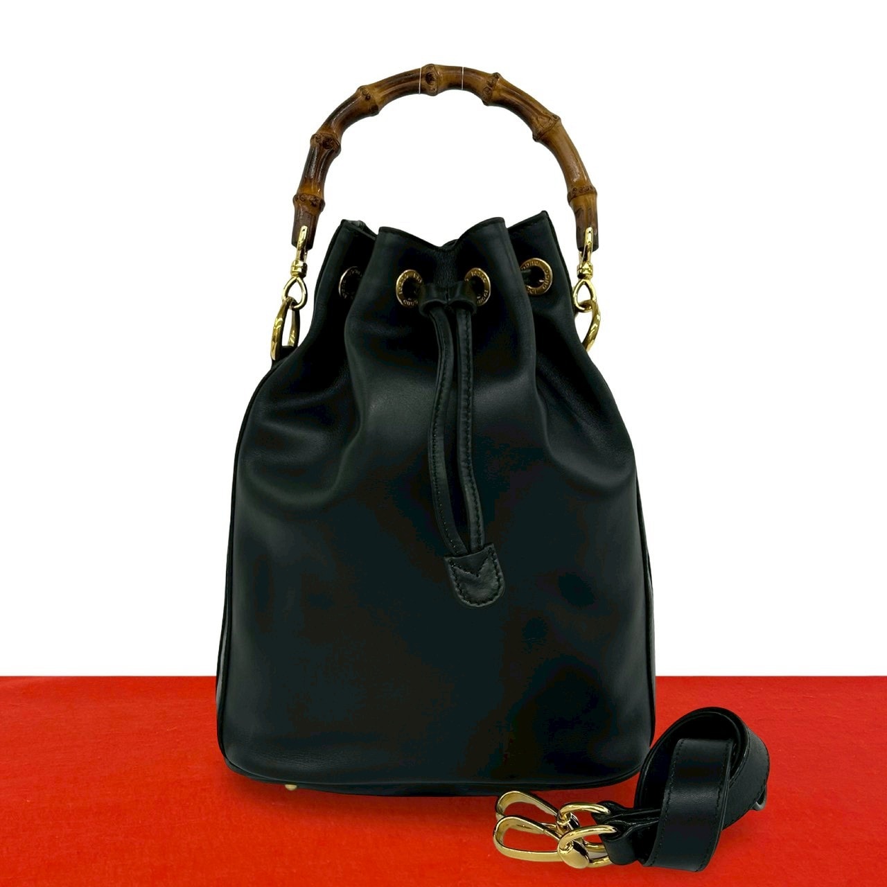 GUCCI グッチ バンブー ロゴ 金具 レザー ショルダーバッグ ブラック
44336