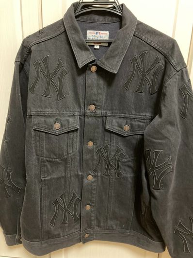 Supreme New York YankeesTM Denim Trucker Jacket "Black"