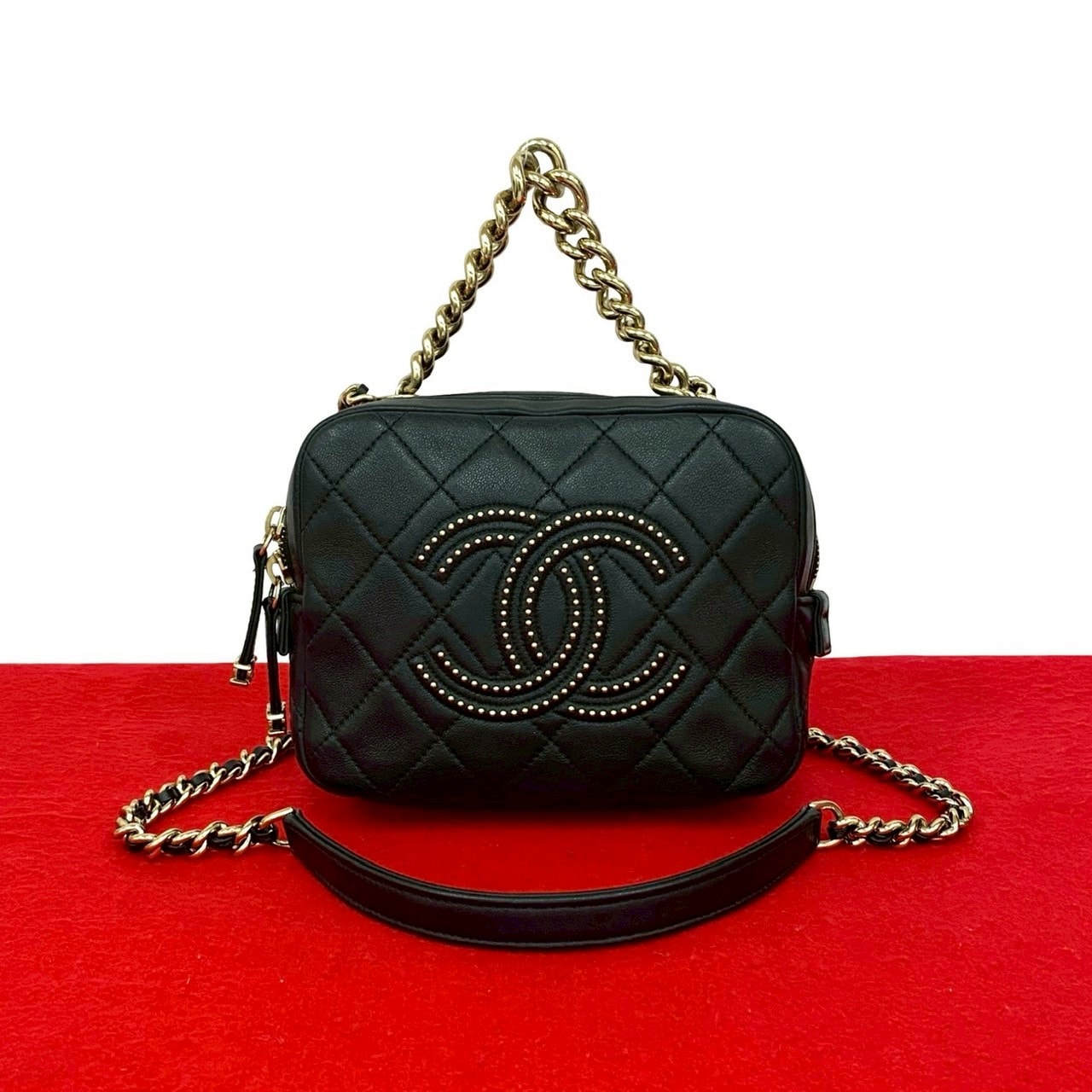 CHANEL シャネル マトラッセ ココマーク スタッズ レザー ショルダーバッグ ブラック
39374