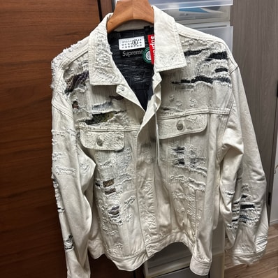 Supreme x MM6 Maison Margiela Distressed Selvedge Denim Trucker Jacket "White"