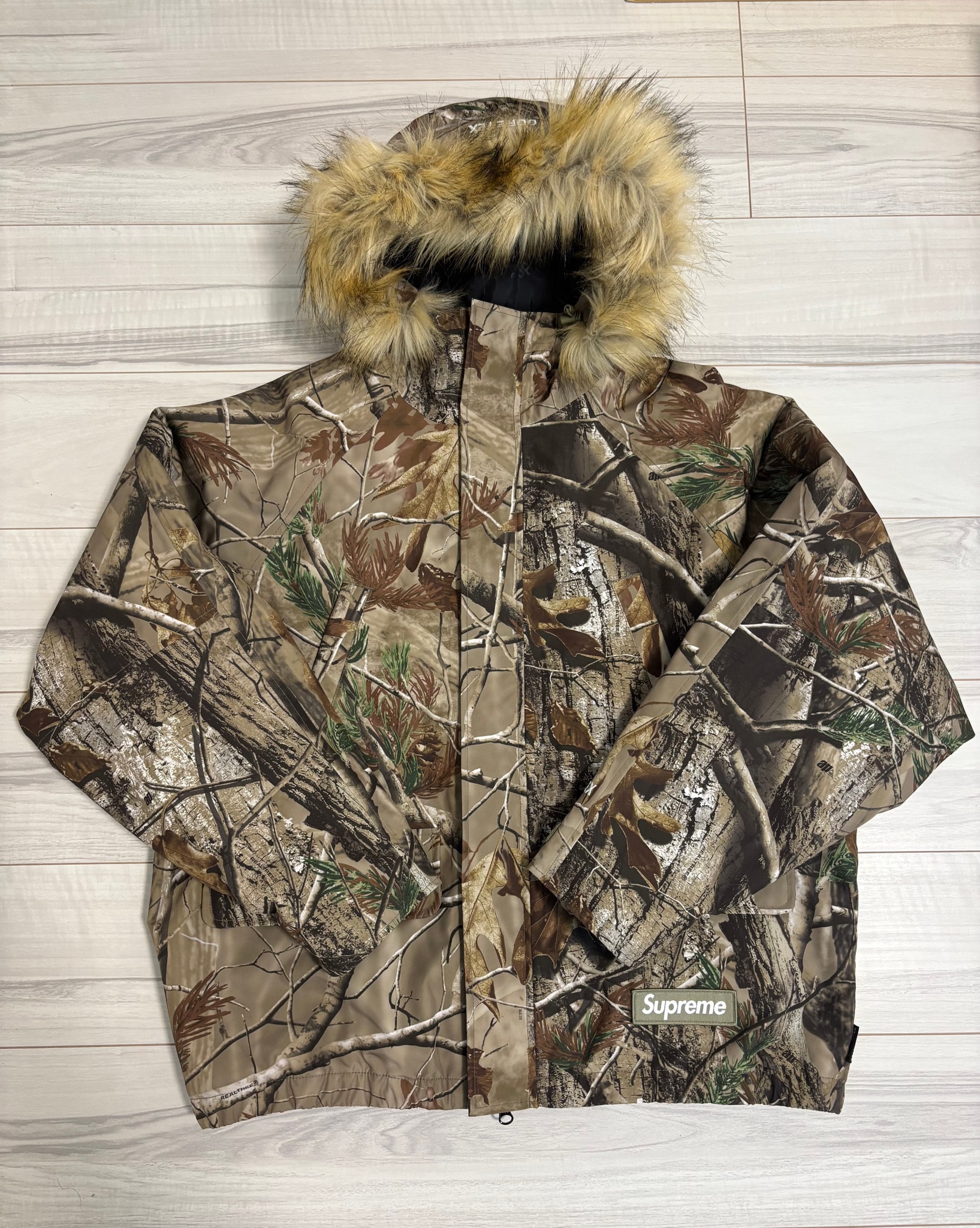 Supreme 2-in-1 GORE-TEX Parka + Reversible 700-Fill Down Liner Jacket "Realtree AP Camo"