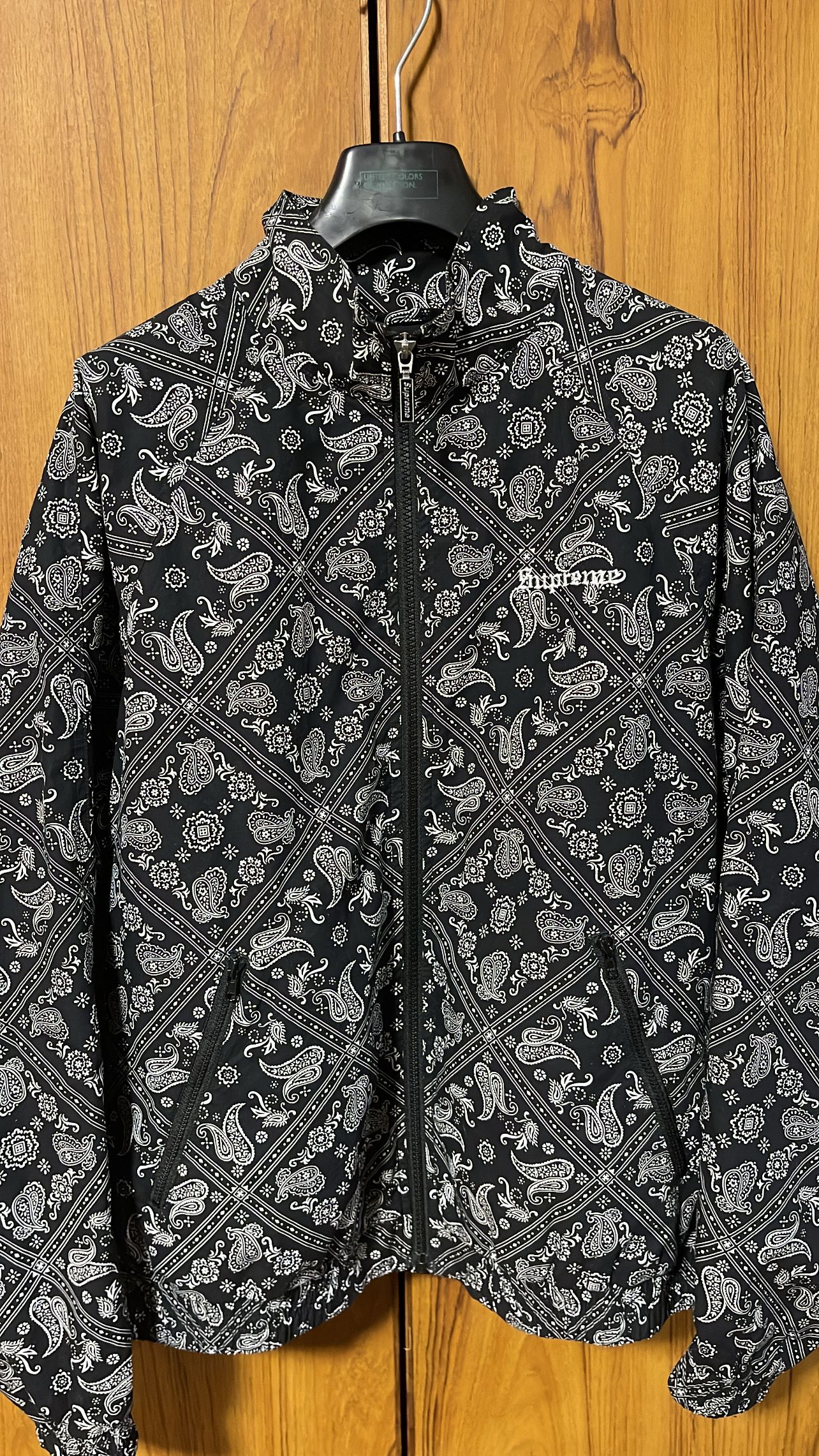 supreme 18ss Bandana Track Jacket BLACK
