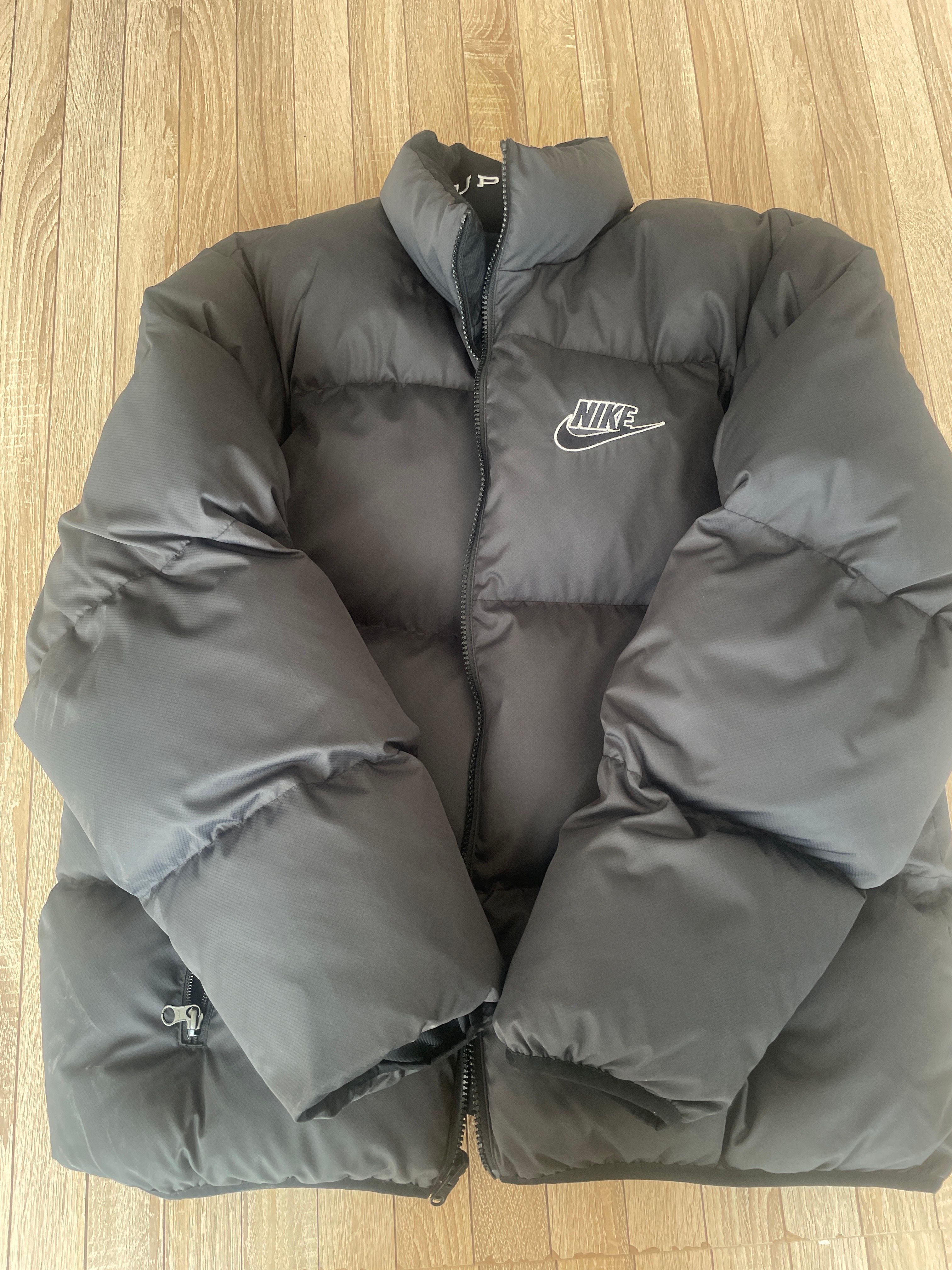 Supreme / Nike® Reversible Puffy Jacket "Black"