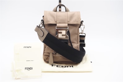 極美品 FENDI フェンディ ナイロン ズッカ フェンディネス ショルダーバッグ 7VZ068 2wayショルダーバッグ ベージュ ナイロン レディース