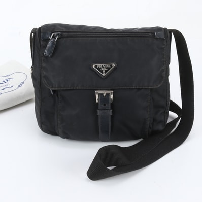 ■美品 プラダ テスート ナイロントライアングルロゴ 白タグ付