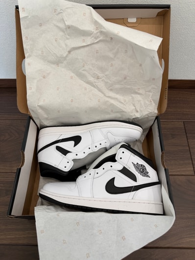 Nike Air Jordan 1 Mid "White/Black"