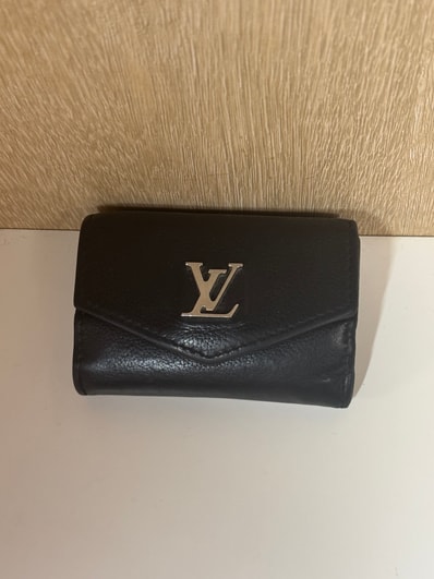 Louis Vuitton Lock Mini Wallet "Noir"
