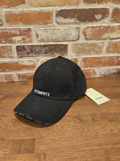 VETEMENTS★Logo Baseball Cap