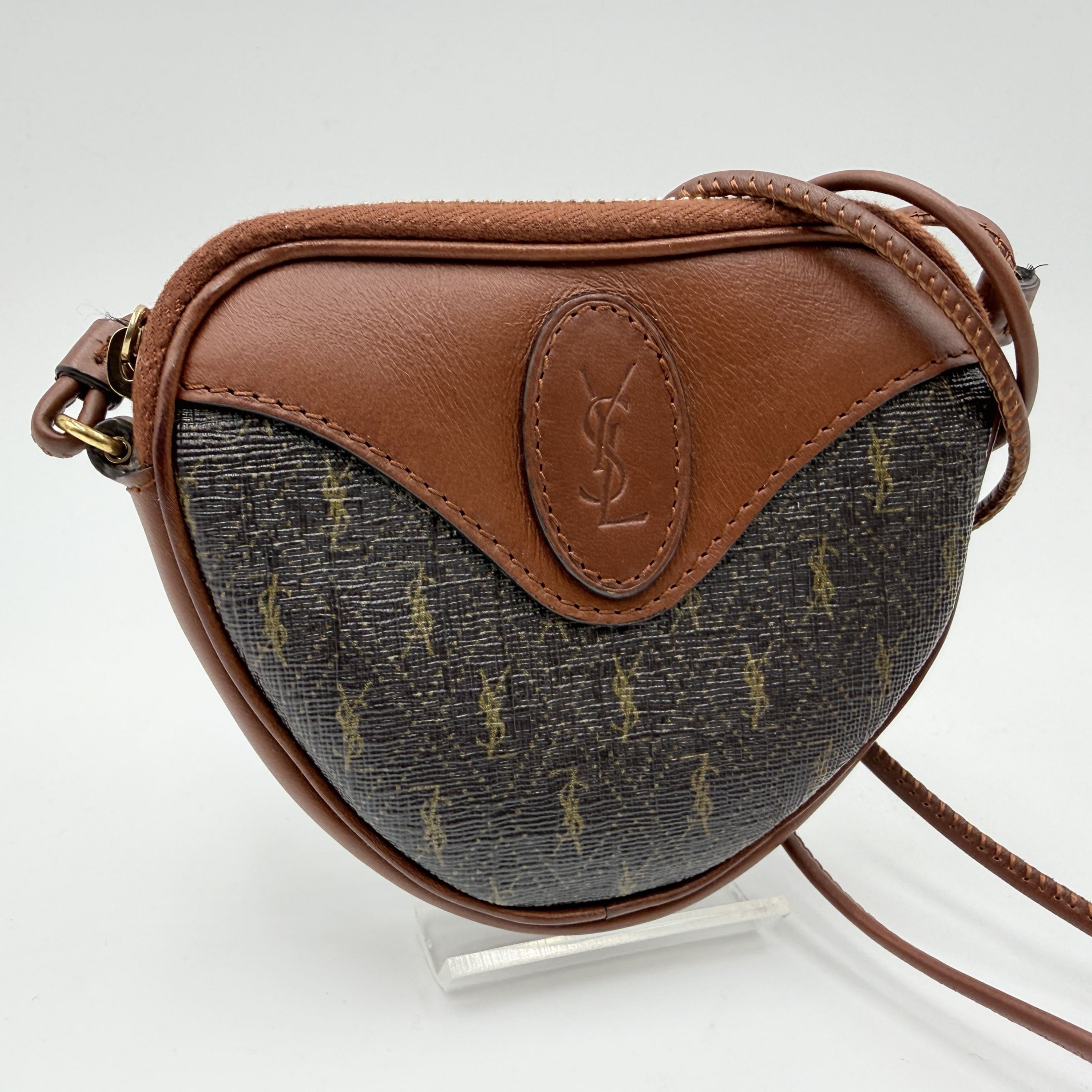 イヴ・サンローラン ショルダーバッグ