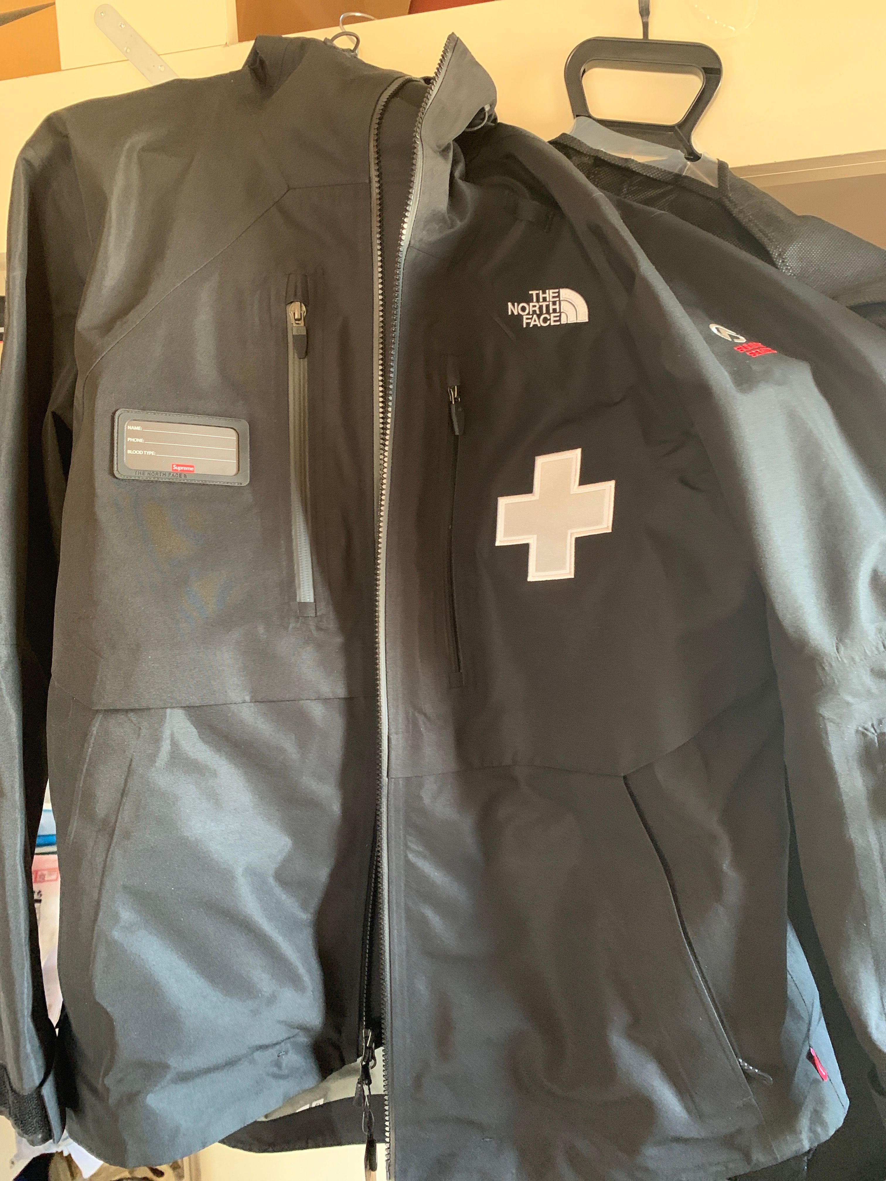 Supreme x The North Face Summit Series Rescue Mountain Pro Jacket "Black"